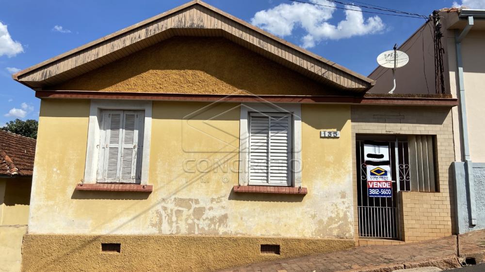 Comprar Casa / Padrão em São Manuel R$ 210.000,00 - Foto 1