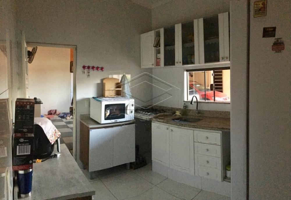 Comprar Casa / Padr&atilde;o em Len&ccedil;&oacute;is Paulista R$ 450.000,00 - Foto 2