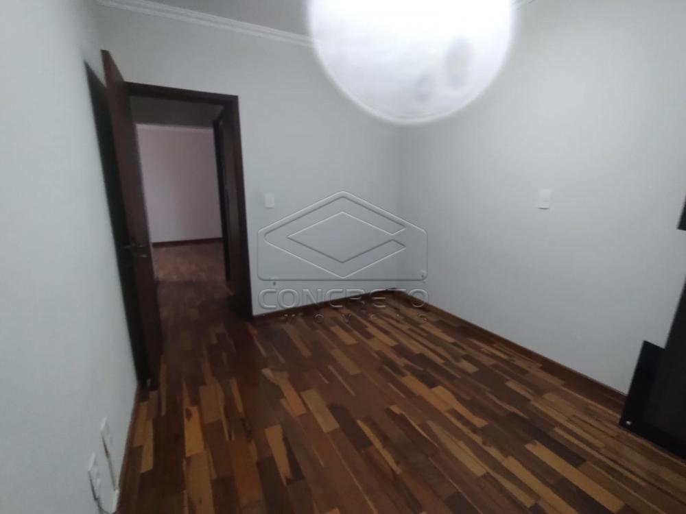 Alugar Apartamento / Padrão em Botucatu R$ 1.900,00 - Foto 5