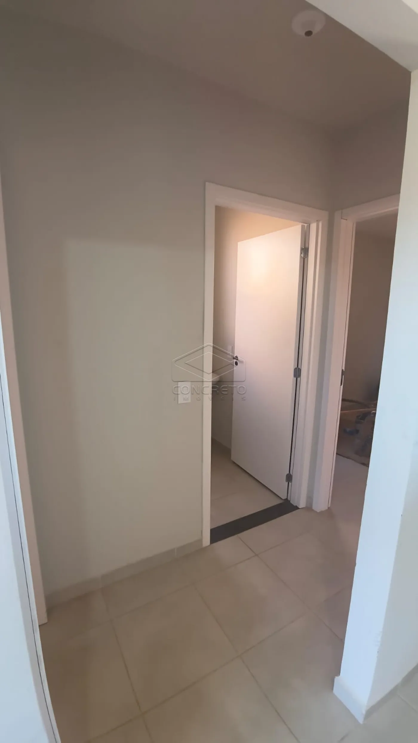 Alugar Casa / Padrão em Botucatu R$ 1.000,00 - Foto 4