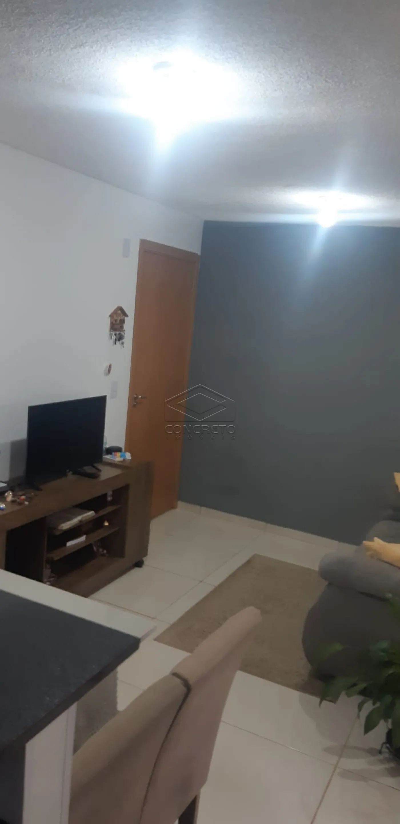 Comprar Apartamento / Padrão em Botucatu R$ 215.000,00 - Foto 1