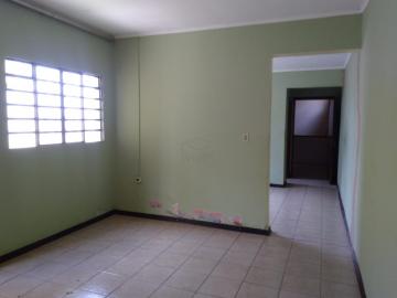 Alugar Casa / Padrão em Bauru. apenas R$ 700,00