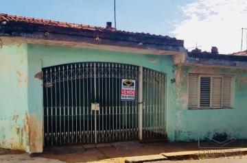 Alugar Casa / Padrão em Jaú. apenas R$ 120.000,00