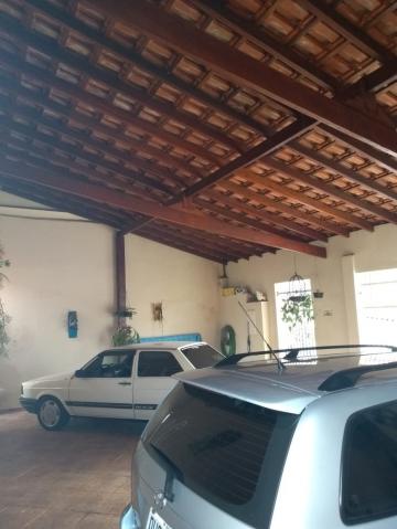 Alugar Casa / Padrão em Bauru. apenas R$ 300.000,00