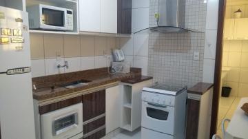 Alugar Apartamento / Padrão em Botucatu. apenas R$ 1.500,00