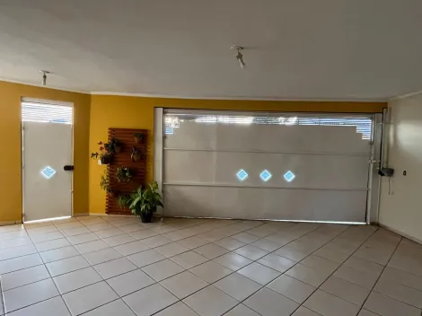 Alugar Casa / Padrão em Bauru. apenas R$ 3.500,00