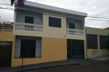 Alugar Casa / Padrão em Bauru. apenas R$ 395.000,00