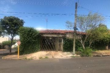 Alugar Casa / Padrão em Bauru. apenas R$ 265.000,00