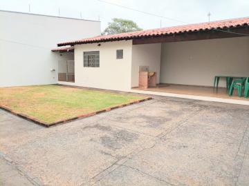 Alugar Casa / Padrão em Lençóis Paulista. apenas R$ 3.000,00