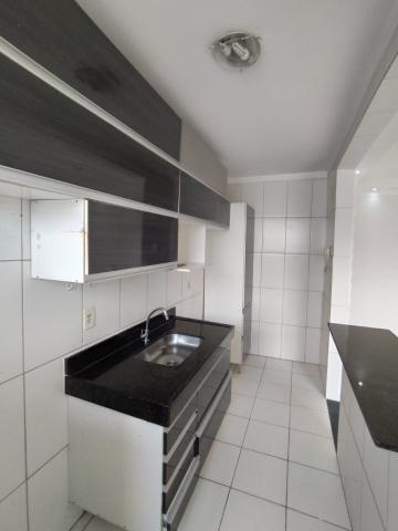 Alugar Apartamento / Padrão em Bauru. apenas R$ 1.100,00