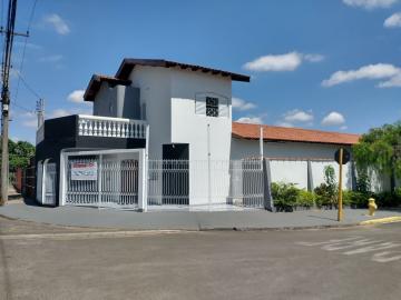 Alugar Casa / Padrão em Bauru. apenas R$ 2.500,00