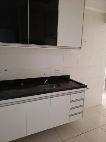 Alugar Apartamento / Padrão em Bauru. apenas R$ 2.200,00