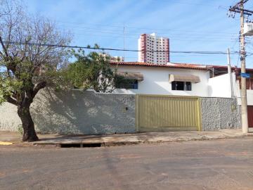 Alugar Casa / Padrão em Bauru. apenas R$ 850.000,00