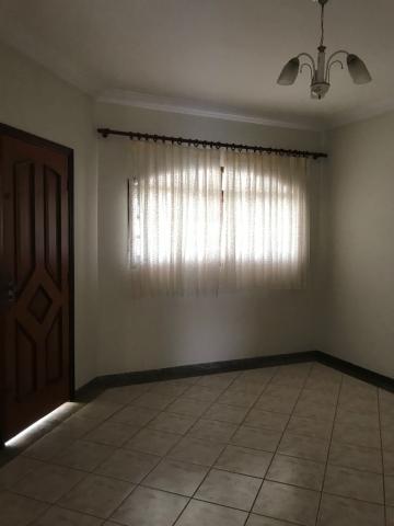 Alugar Casa / Padrão em Lençóis Paulista. apenas R$ 2.500,00