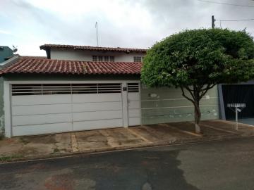 Alugar Casa / Padrão em Bauru. apenas R$ 508.800,00