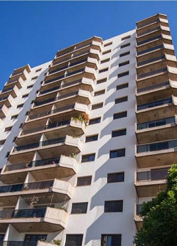 Alugar Apartamento / Padrão em Bauru. apenas R$ 800.000,00