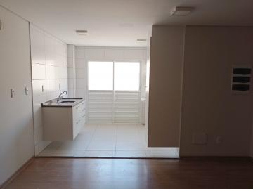 Alugar Apartamento / Padrão em Botucatu. apenas R$ 1.700,00