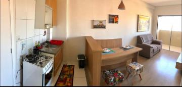Apartamento mobiliado, completo e pronto pra moradia com 01 Vaga de Garagem.