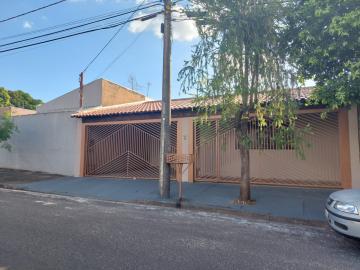 Alugar Casa / Padrão em Bauru. apenas R$ 450.000,00