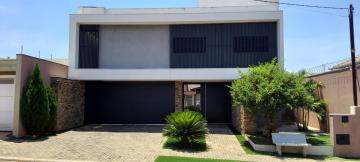 Alugar Casa / Padrão em Agudos. apenas R$ 2.000.000,00