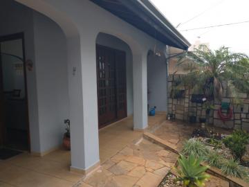 Alugar Casa / Padrão em Bauru. apenas R$ 690.000,00