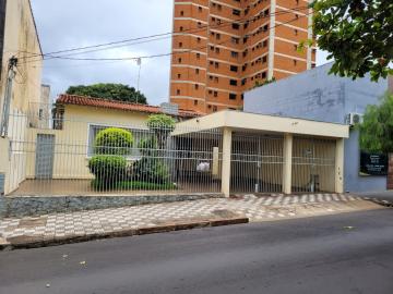 Alugar Casa / Padrão em Bauru. apenas R$ 420.000,00