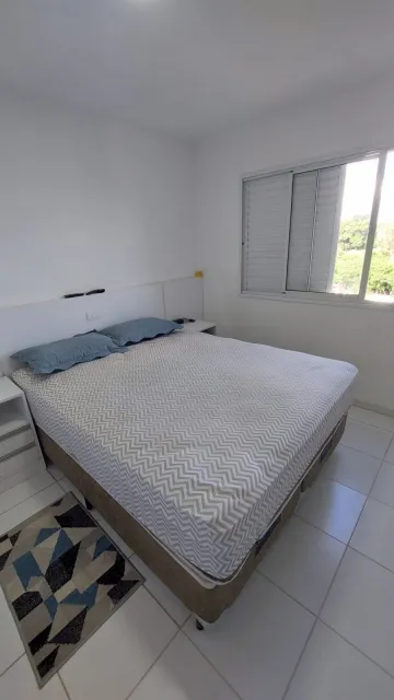 Apartamento reformado com sacada - Residencial Pinheiro Machado