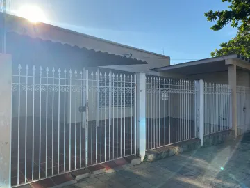 Alugar Casa / Padrão em Bauru. apenas R$ 2.800,00