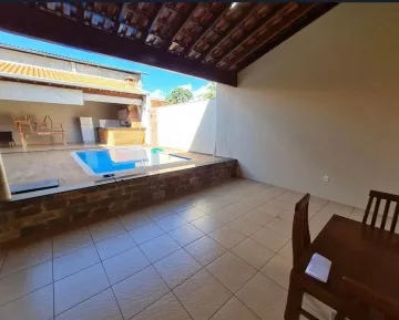 Casa com área de lazer no Bela Vista