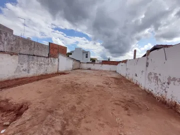 imagem 2 - Excelente terreno plano e encaixado, perfeito para BARRACÃO ou RESIDÊNCIA! imagem 2 - Excelente terreno plano e encaixado, perfeito para BARRACÃO ou RESIDÊNCIA!