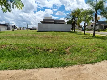 Alugar Terreno / Condomínio em Bauru. apenas R$ 352.000,00