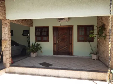 Alugar Casa / Padrão em Bauru. apenas R$ 692.000,00