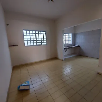 Residência com 03 dormitórios - Vila Santa Izabel