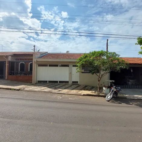 Alugar Casa / Residência em Bauru. apenas R$ 480.000,00
