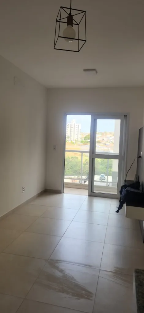 Alugar Apartamento / Mobiliado em Botucatu. apenas R$ 2.000,00