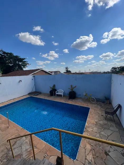 Alugar Casa / Padrão em Bauru. apenas R$ 496.000,00