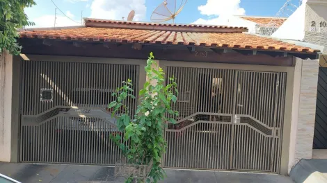 Alugar Casa / Padrão em Bauru. apenas R$ 385.000,00