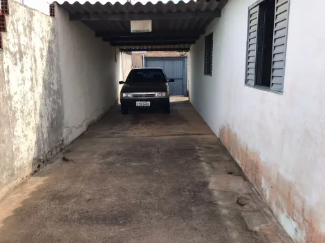 Alugar Casa / Padrão em Lençóis Paulista. apenas R$ 230.000,00