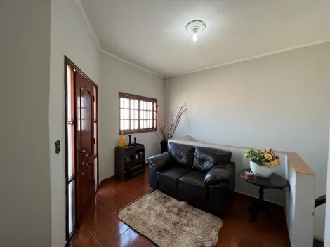 Alugar Casa / Padrão em Lençóis Paulista. apenas R$ 600.000,00