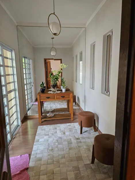 Alugar Casa / Residência em Bauru. apenas R$ 700.000,00