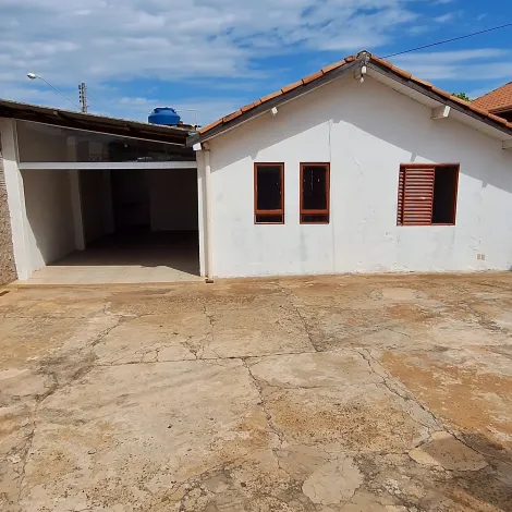 Alugar Casa / Padrão em Bauru. apenas R$ 980,00