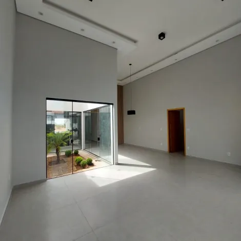 Residência nova e moderna com 03 suítes - Vila Souto