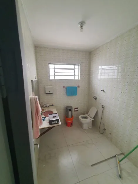 Residência com 04 dormitórios - Vila Cardia