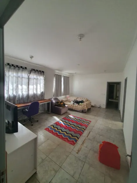 Residência com 04 dormitórios - Vila Cardia
