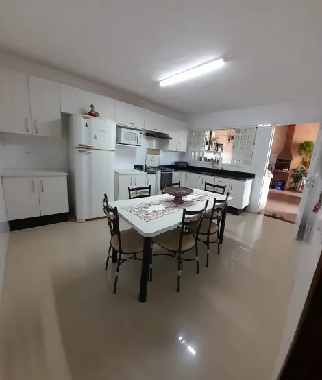 Alugar Casa / Residência em Jaú. apenas R$ 390.000,00