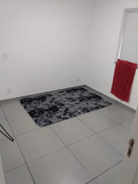 Apartamento no 2º andar com 02 dormitórios - Recanto dos Pássaros