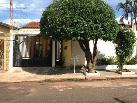 Alugar Casa / Padrão em Bauru. apenas R$ 1.500,00