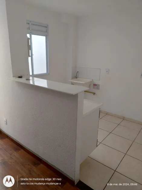 Alugar Apartamento / Padrão em Botucatu. apenas R$ 850,00