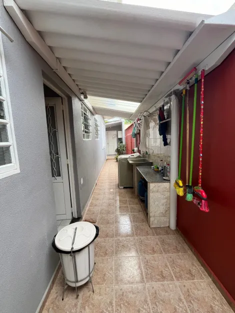 Excelente residência com 03 dormitórios - Vila Souto