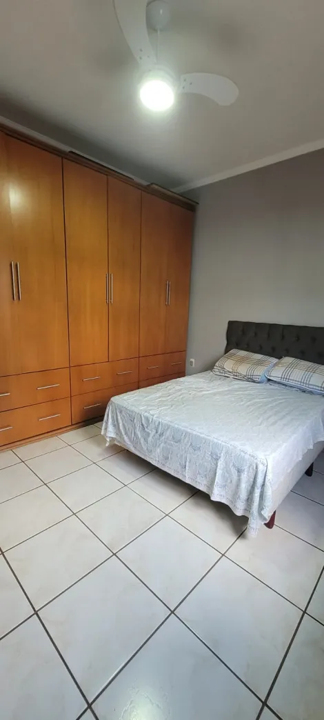 Residência com 02 dormitórios - Vila Industrial